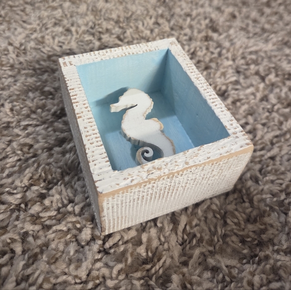 Rustic Seahorse Shadow Box Decor - Picture 3 of 5